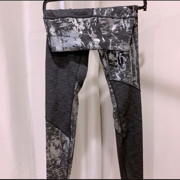 SOLD lululemon Wunder Under High Rise Legging - Picture 6 of 6